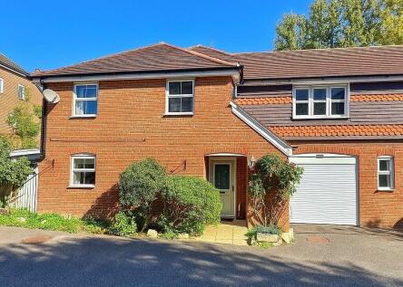 Crowhurst Crescent, Storrington, Pulborough, West Sussex, RH20