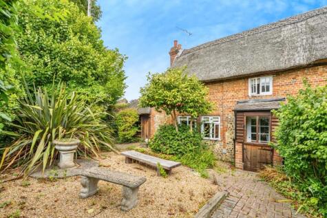 Midhurst Road, Lavant, Chichester, West Sussex, PO18