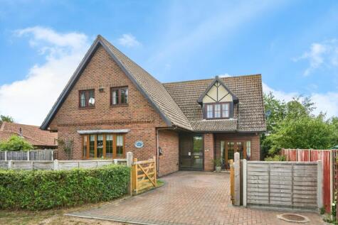 Farthings Way, Totland Bay, Isle of Wight, PO39