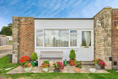 Gurnard Pines, Cockleton Lane, Cowes, Isle Of Wight, PO31