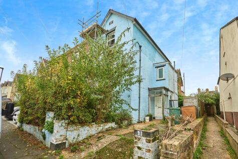 Bellevue Road, Cowes, Isle of Wight, PO31