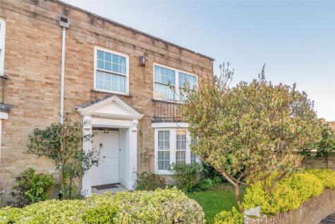 Courtenay Place, Lymington, Hampshire, SO41