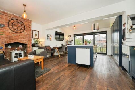 Whaddon Road, CHELTENHAM, Gloucestershire, GL52