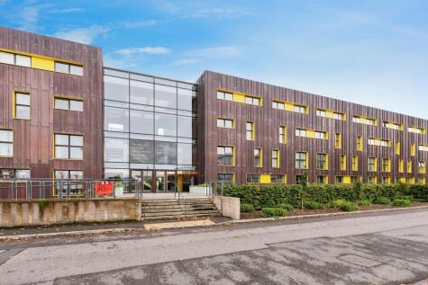 Lake Shore Drive, Bristol, BS13