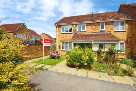 Willow Bed Close - 3 bedroom end of terrace house for sale
