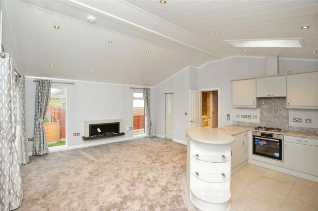 Lounge/Kitchen