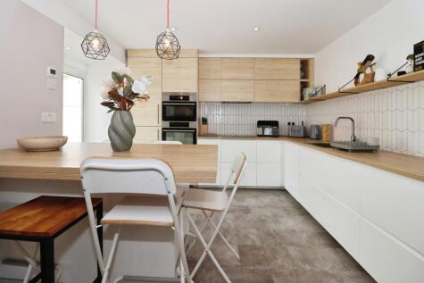 Moorpark Avenue, Yate, Bristol, Gloucestershire, BS37