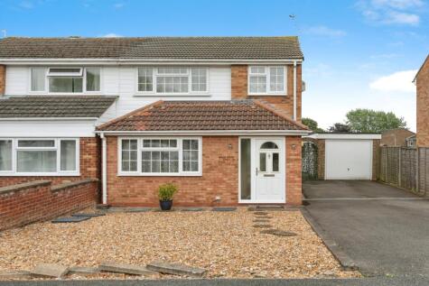 Sutherland Grove, Bletchley, Milton Keynes, Buckinghamshire, MK3