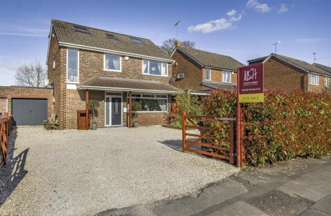 Chatsworth Avenue, Winnersh, Berkshire, RG41 5EU