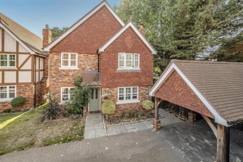 Croft Road, Shinfield, Berkshire, RG2 9EX