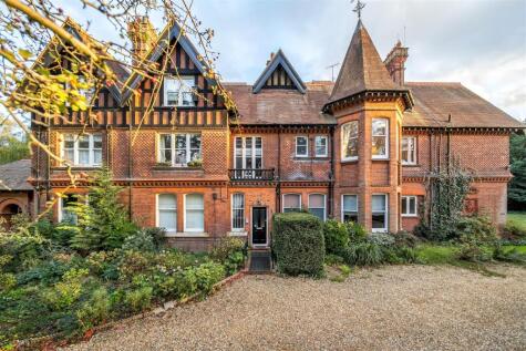 Merton Ford, Pages Croft, Wokingham, Berkshire, RG40 2HQ