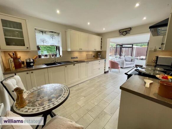 Kitchen/Breakfast Room