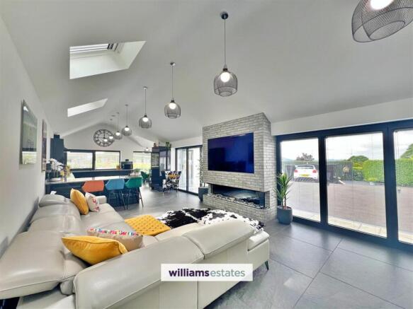 Open Plan Kitchen / Living Area