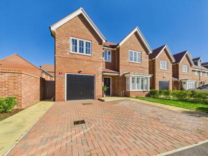 Clayfield Road, Weston Turville, Aylesbury