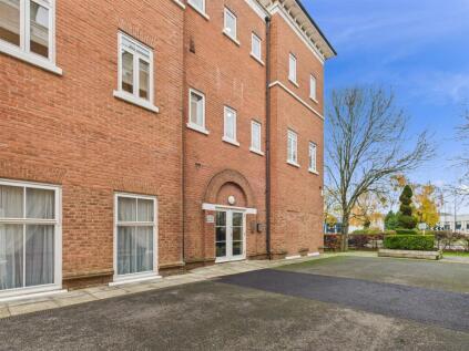 Pine Street, Fairford Leys, Aylesbury