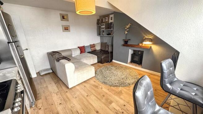 Living/Kitchen Room