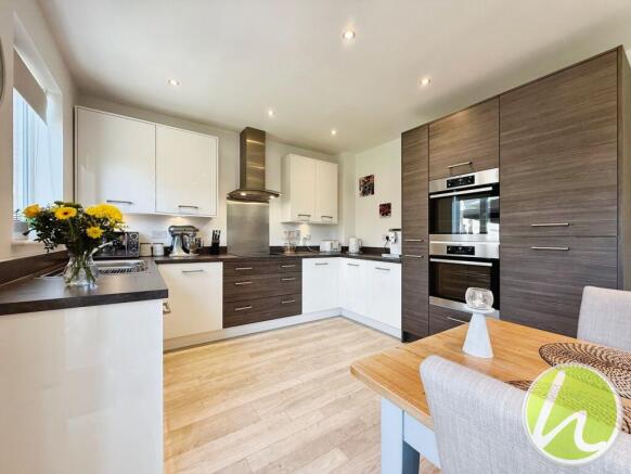 Kitchen/ Dining Room