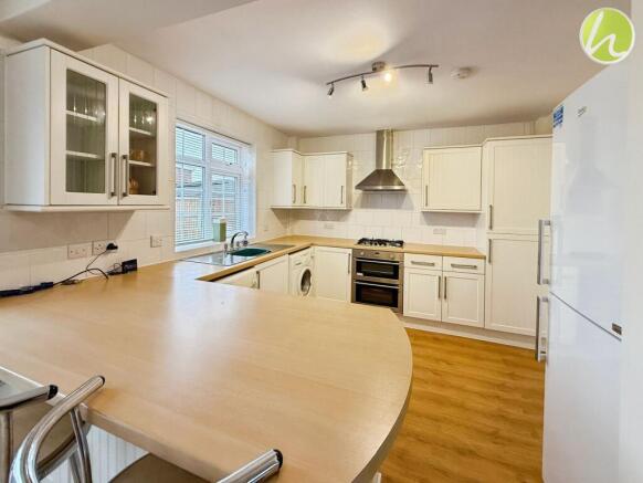 Kitchen/ Dining Room