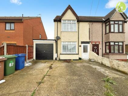 Giffords Cross Road, Corringham, SS17