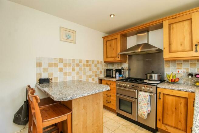 KITCHEN/BREAKFAST ROOM