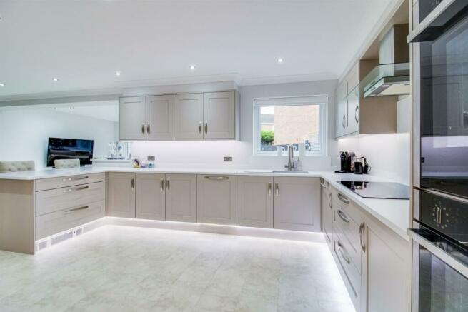 OPEN PLAN KITCHEN DINER