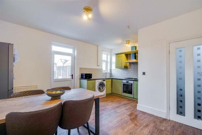 KITCHEN/DINER