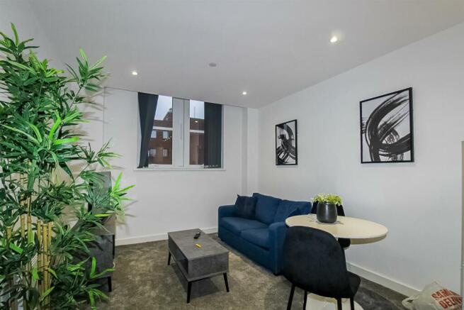 OPEN PLAN LIVING/KITCHEN
