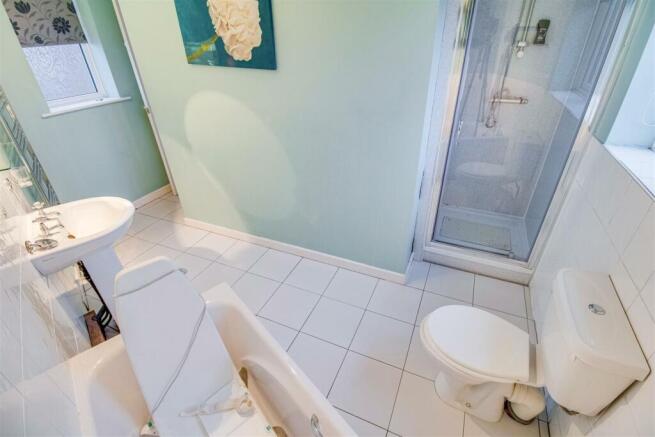 BATHROOM/W.C.