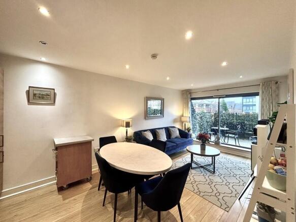 Living/Dining are...