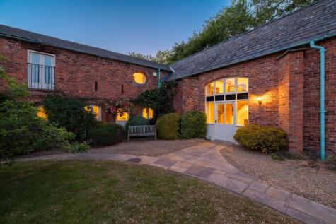 Tranquil Barn Conversion With Superb Views