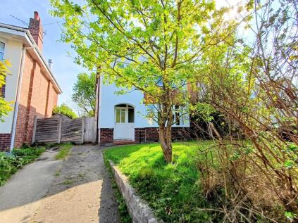 Waterloo Road, Bramhall, SK7