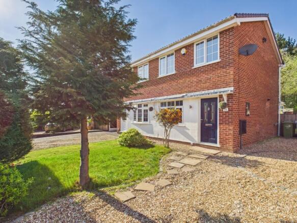Front aspect - EweMove Cheadle Hulme and Wilmslow