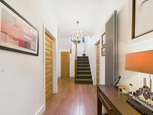 CAM02386G0-PR0122-STILL005