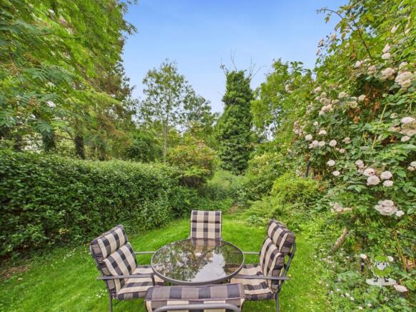 Garden - Charlotte Thomasson Ewemove Whitchurch an