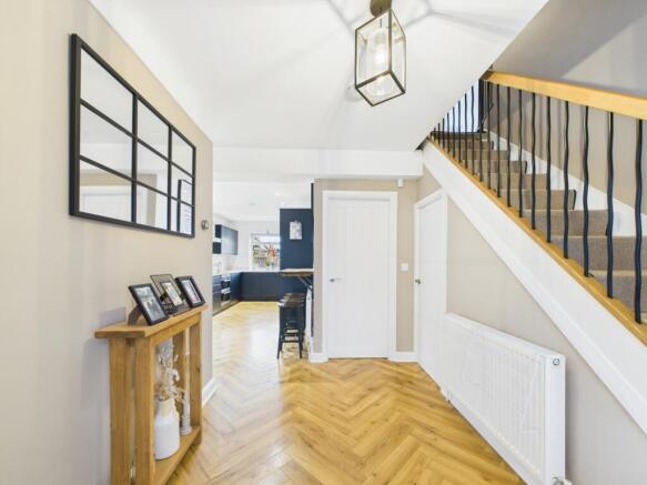 CAM02386G0-PR0149-STILL033