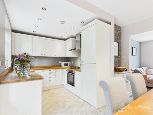 CAM04077G0-PR0056-STILL006