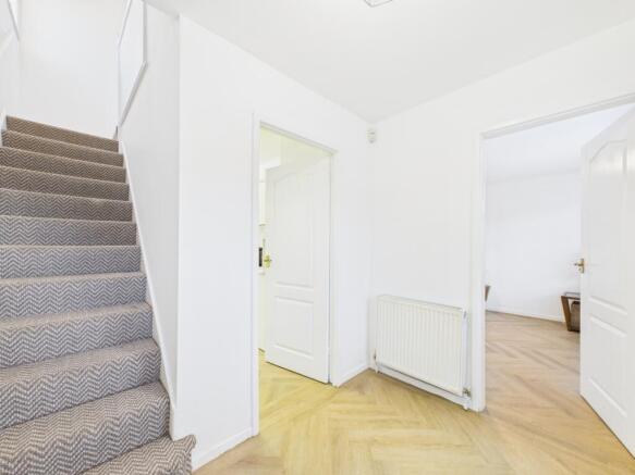 CAM02386G0-PR0152-STILL004