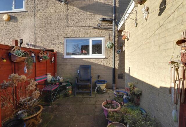 Front garden 2