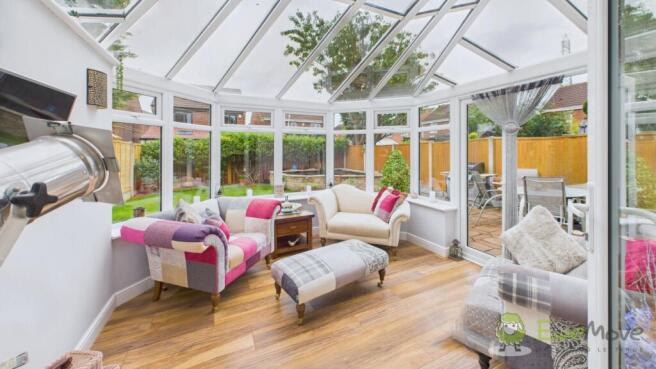 CAM02351G0-PR0073-STILL015