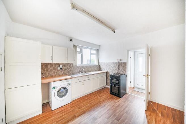 1309450-5-6852cd723d9ba