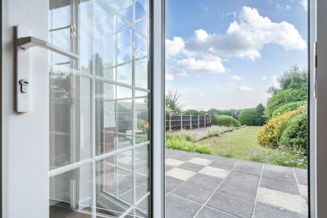 1309450-10-6852cd88a190f