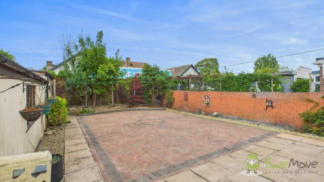 CAM02351G0-PR0077-STILL001