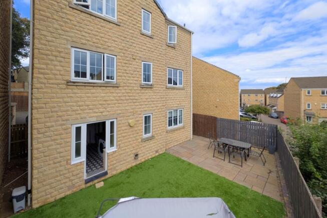 Croft View EweMove Brighouse (20)