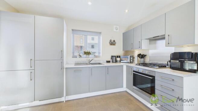 CAM02351G0-PR0079-STILL027