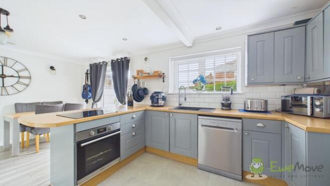 CAM03669G0-PR0035-STILL004