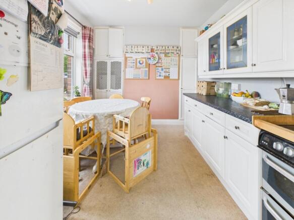 CAM04233G0-PR0035-STILL018