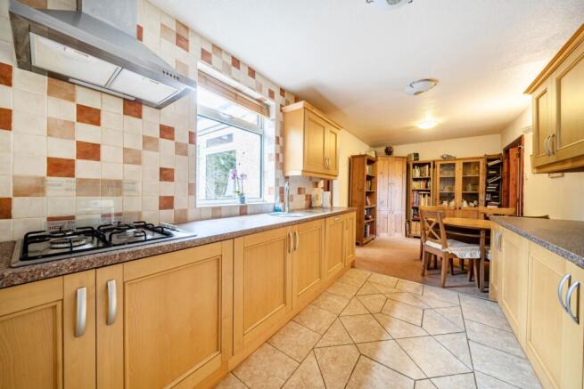 1364776-22-68ee2e0631d71