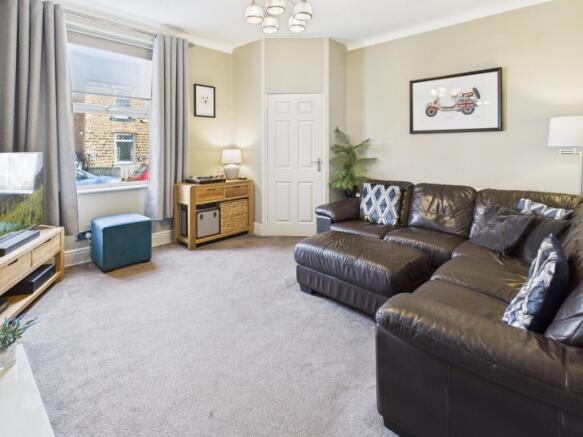 CAM04233G0-PR0038-STILL002