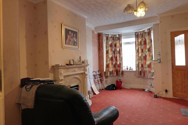 Lounge with bay window