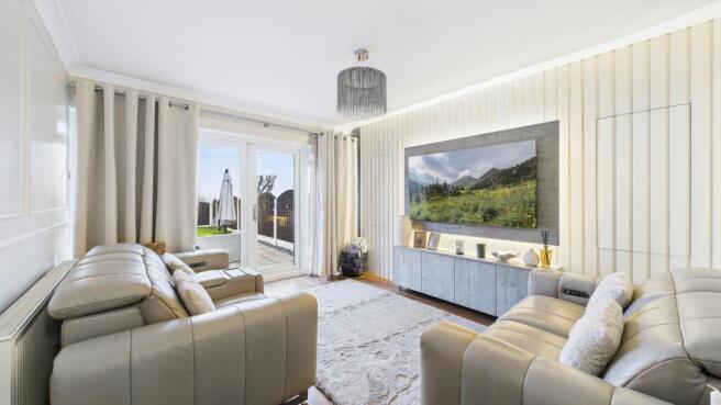 CAM03669G0-PR0049-STILL007